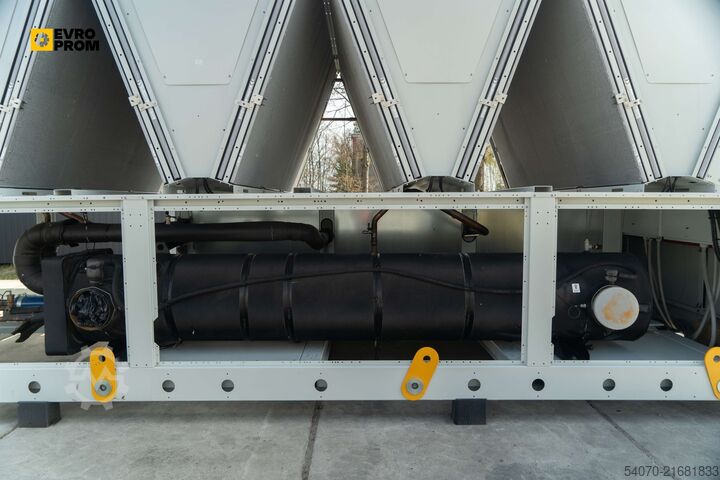 Kältemaschine New Industrial chiller CLIMAVENETA - 656.5 KW | With warranty