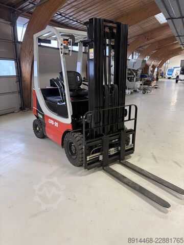 Forklift Tyson CPD-20 2025