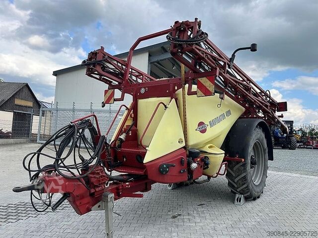 Pesticide sprayer Hardi Navigator Delta 4000-27