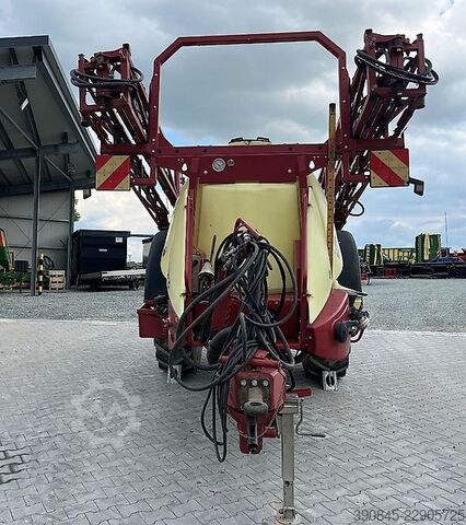 Pesticide sprayer Hardi Navigator Delta 4000-27