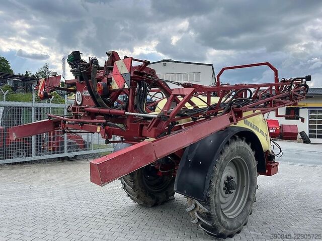 Pesticide sprayer Hardi Navigator Delta 4000-27