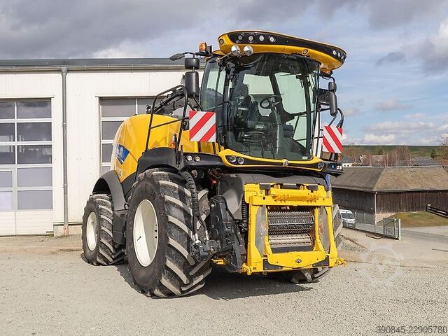 Silage chopper New Holland FR 650 STAGE 5