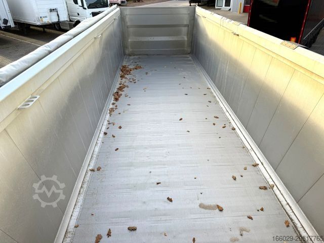 Tipper semitrailer KÄSSBOHRER K.SKA Aluminium Kipper 30m³ Top Zustand