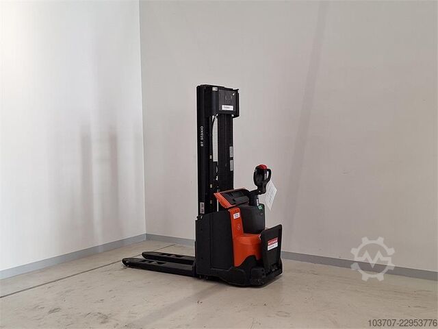 Stacker Toyota SWE140L