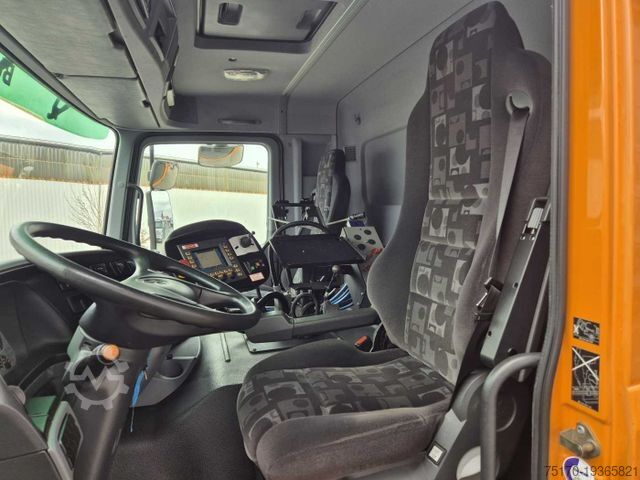 Kehrmaschine MERCEDES-BENZ Actros 2032 A 4x4 Bucher STKF 9500 Airport 30x