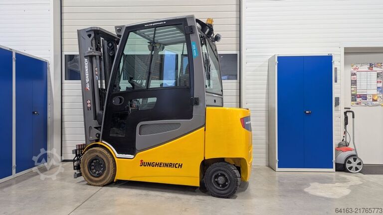 Electric 4-wheel forklift Jungheinrich EFG 425s G120-500DZ