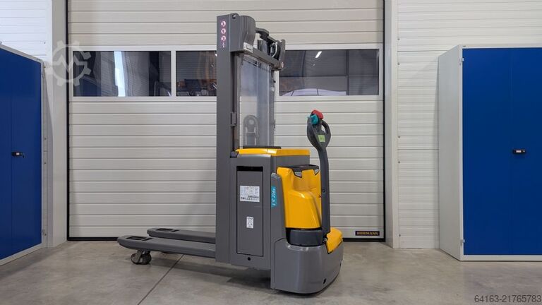 High Lift stacker Jungheinrich EJC 214z 290ZZ