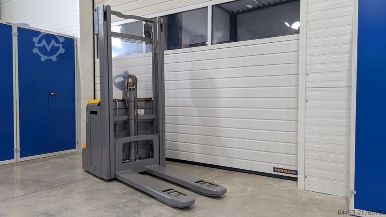 High Lift stacker Jungheinrich EJC 214z 290ZZ