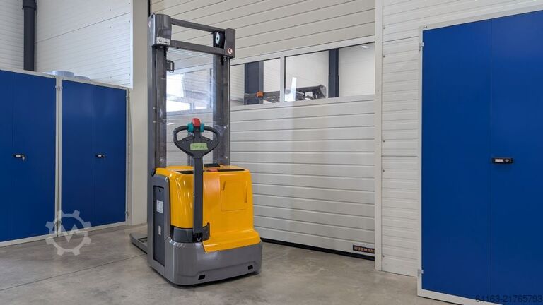 High Lift stacker Jungheinrich EJC 214 535DZ