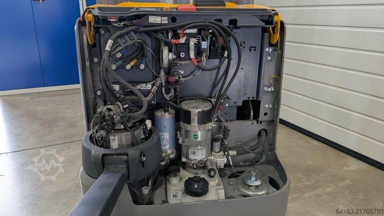 High Lift stacker Jungheinrich EJC 214 535DZ