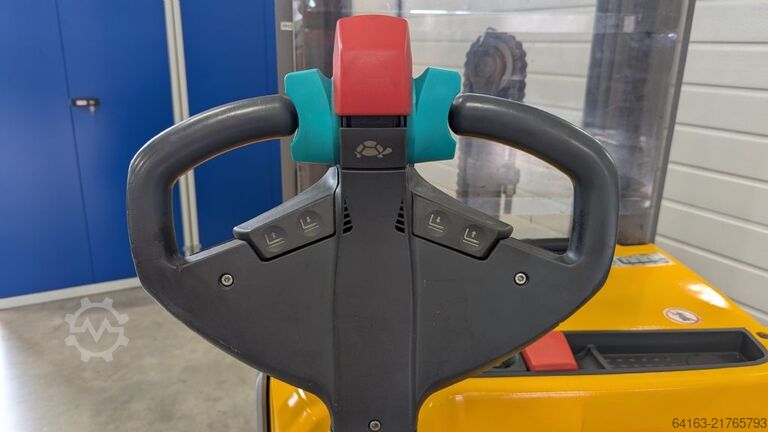 High Lift stacker Jungheinrich EJC 214 535DZ