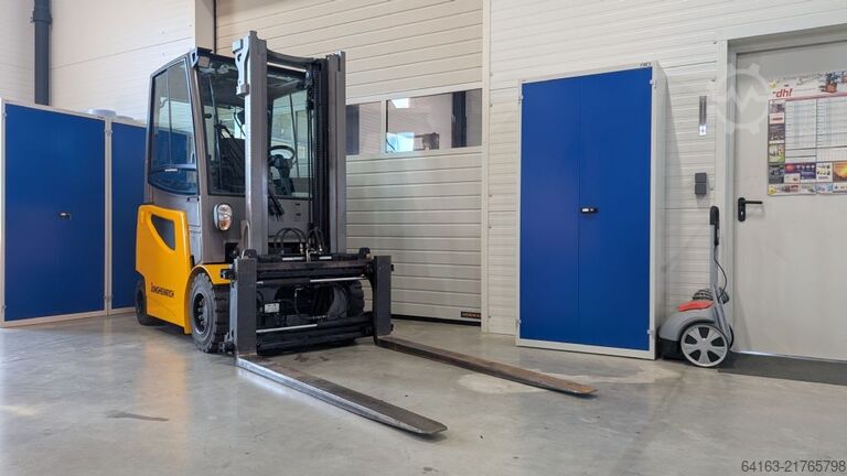 Electric 4-wheel forklift Jungheinrich EFG 430k G180-310ZT