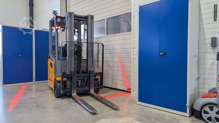 Electric 3-wheel forklift Jungheinrich EFG 213 LiIon Batterie
