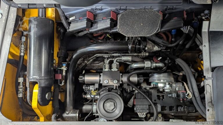 Electric 3-wheel forklift Jungheinrich EFG 213 LiIon Batterie