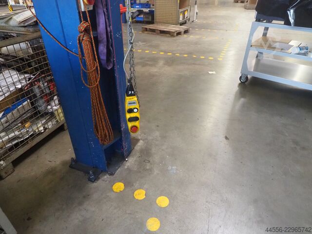 Wall-mounted slewing jib crane Zasche 