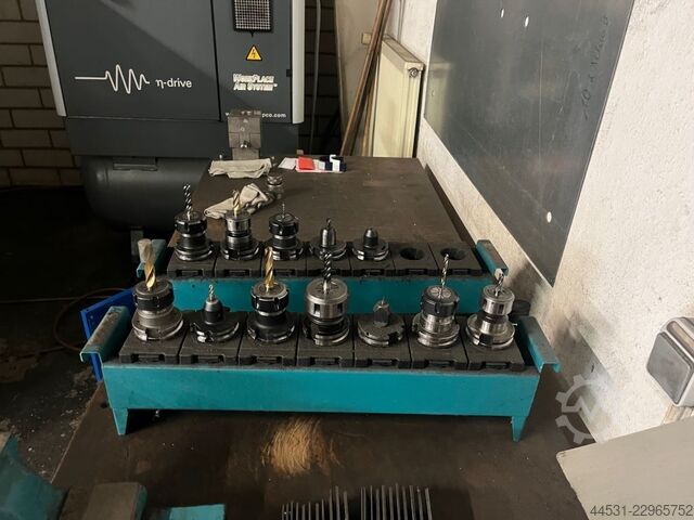 Vertical machining center Bridgeport VMC 800