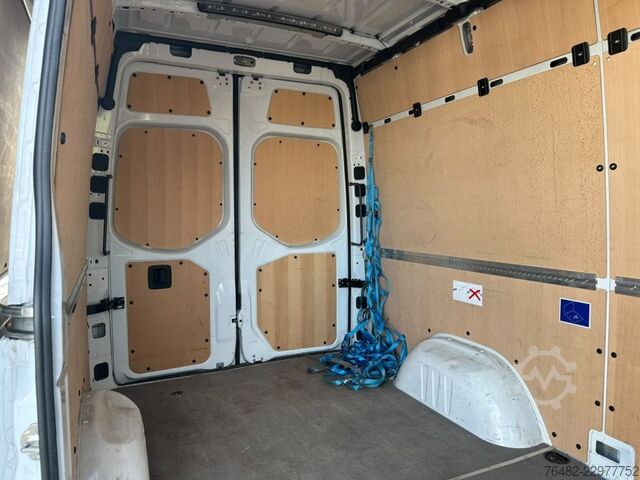 High top van MERCEDES-BENZ Sprinter 315 CDI KA/L2H2/3665/MBUX/KAMERA/KLIMA/