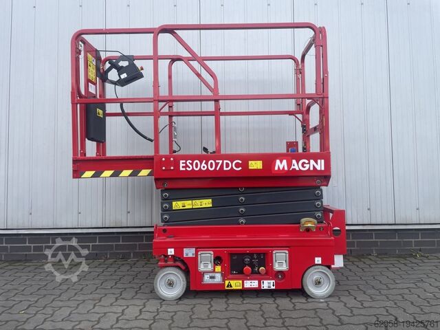 Scherenarbeitsbühne Magni ES0607DC - VORFÜHRGERÄT