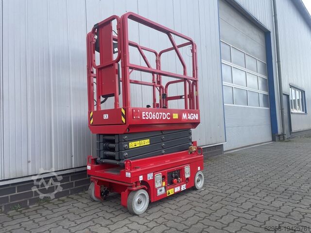 Scherenarbeitsbühne Magni ES0607DC - VORFÜHRGERÄT