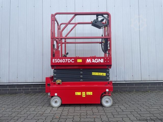 Scherenarbeitsbühne Magni ES0607DC - VORFÜHRGERÄT