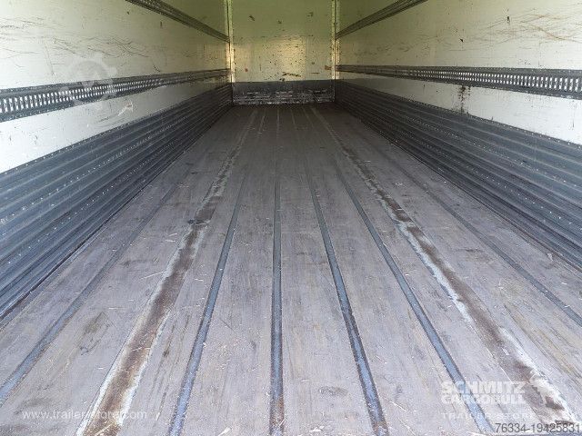 Box semitrailer Fruehauf Semitrailer Dryfreight Standard Porte relevante