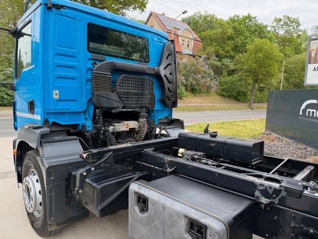Three-sided tipper truck MAN TGM 18.290 4x2 MEILLER Kipper AHK Kipphydr.