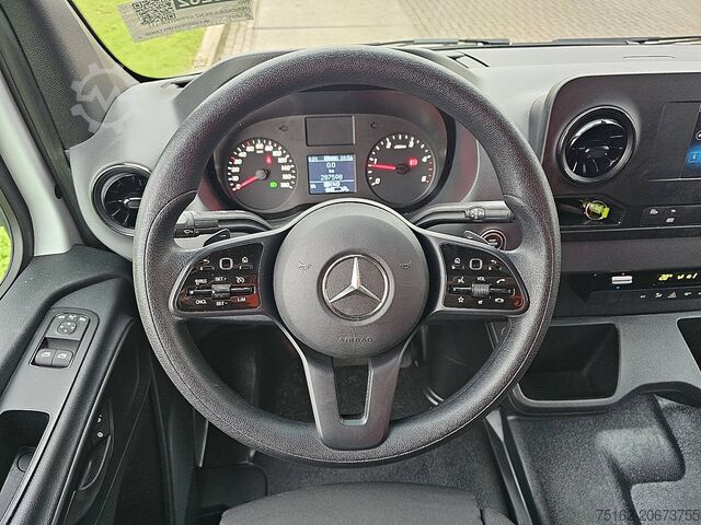 High-roof van MERCEDES-BENZ SPRINTER 311 CDI  37 AUT. L2H2