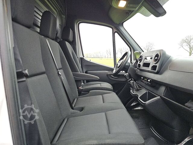High-roof van MERCEDES-BENZ SPRINTER 311 L2H2 RWD Airco Euro6