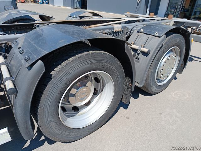 Swap body truck MERCEDES-BENZ Actros 2542 / Volumen / German / wenig KM