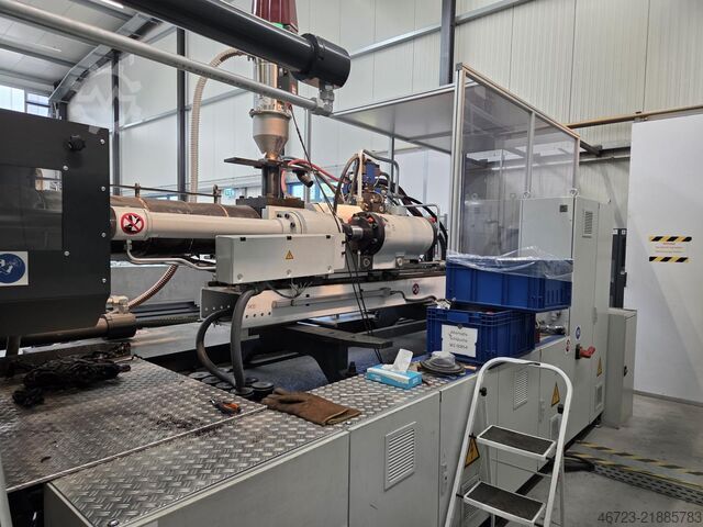 Injection molding machine FERROMATIK MILACRON Maxima MM650-3470