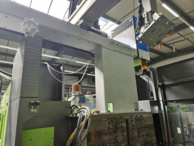 Injection molding machine ENGEL e-motion 440/100