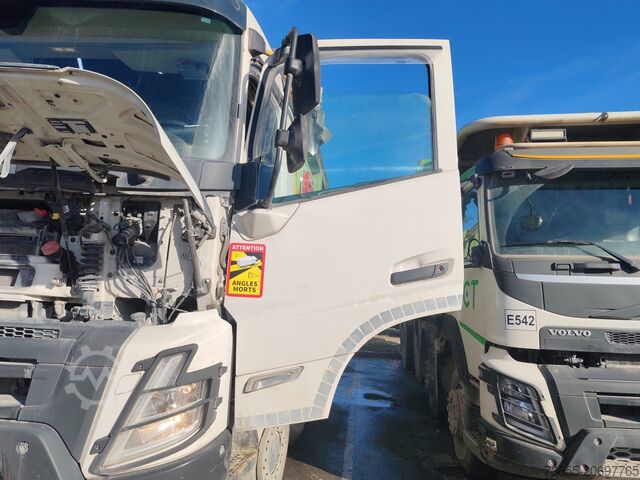 Articulated Dump Truck Volvo FMX500