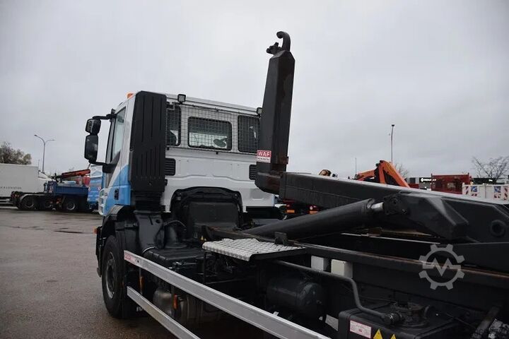 Hakenarmsystem Iveco Stralis 330