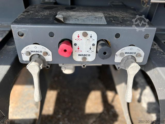 Dreiseitenkipper Anhänger Stehmann 3.Achs Dreiseitenkipper Stapleraufnahme