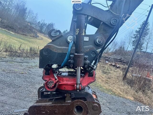 Raupenbagger Volvo EC200 crawler excavator with rototilt and narrow b