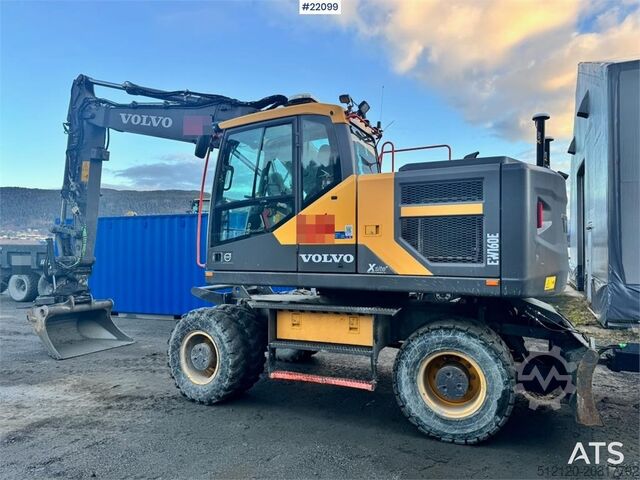 Radbagger Volvo EW160E wheeled excavator with rototilt and two buc