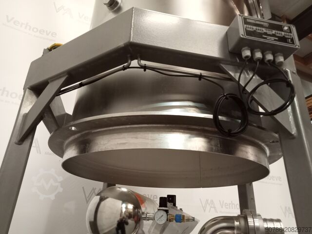 AZO Wiegebunker mit Vakuumfilter. AZO 