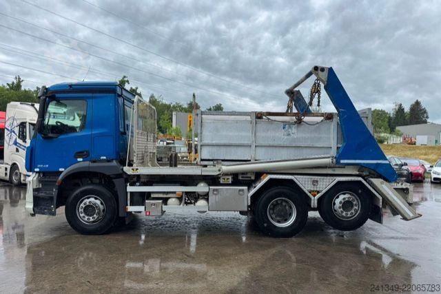 Skip truck MERCEDES-BENZ Arocs 2543 6x2 Nencki 26T AHK