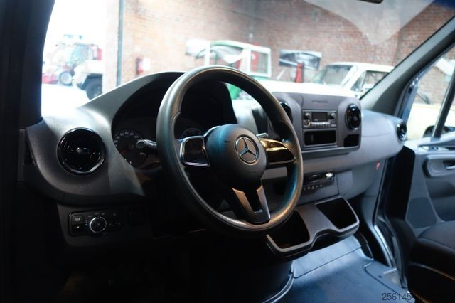 High top van MERCEDES-BENZ eSprinter Kasten 312 L2 terie Klima