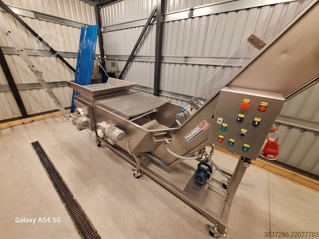 Fruit washer with brusher and grinder MAURER GÉP Kft. MKMDK 3000 fruit wascher with brusher an