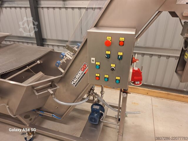 Fruit washer with brusher and grinder MAURER GÉP Kft. MKMDK 3000 fruit wascher with brusher an