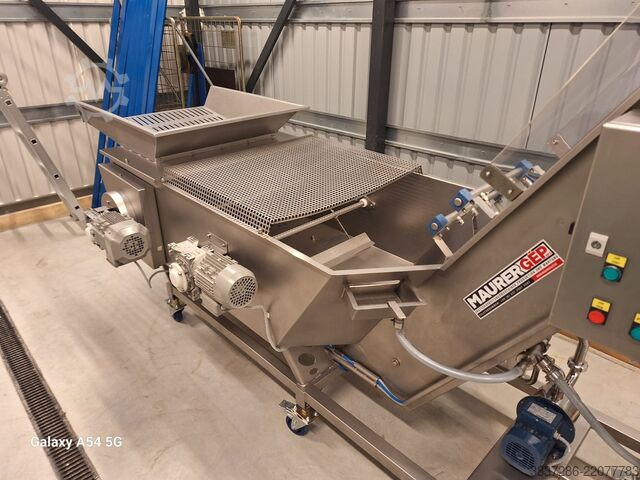 Fruit washer with brusher and grinder MAURER GÉP Kft. MKMDK 3000 fruit wascher with brusher an