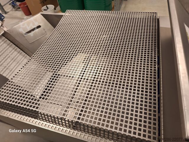 Fruit washer with brusher and grinder MAURER GÉP Kft. MKMDK 3000 fruit wascher with brusher an