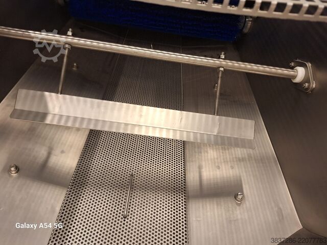 Fruit washer with brusher and grinder MAURER GÉP Kft. MKMDK 3000 fruit wascher with brusher an