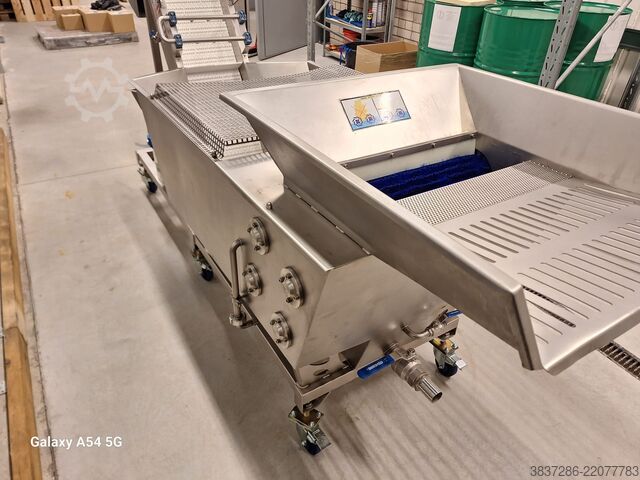 Fruit washer with brusher and grinder MAURER GÉP Kft. MKMDK 3000 fruit wascher with brusher an