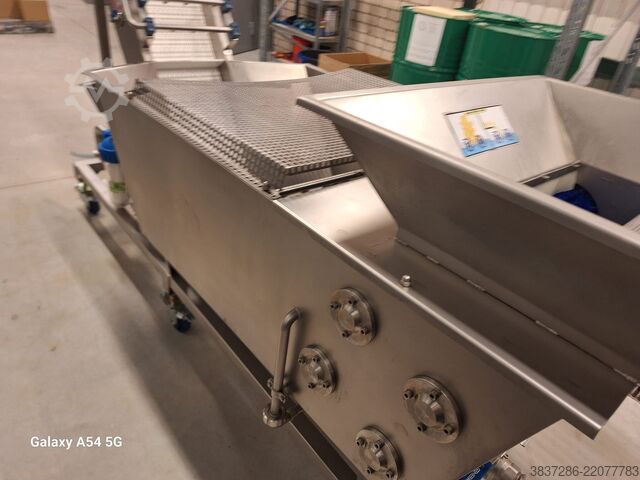 Fruit washer with brusher and grinder MAURER GÉP Kft. MKMDK 3000 fruit wascher with brusher an