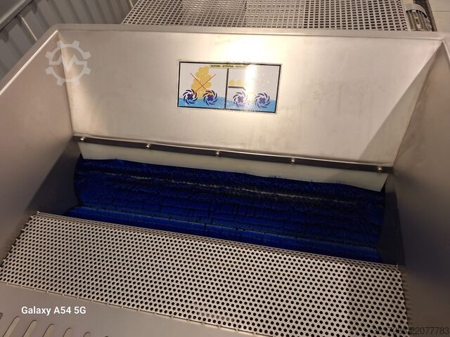 Fruit washer with brusher and grinder MAURER GÉP Kft. MKMDK 3000 fruit wascher with brusher an