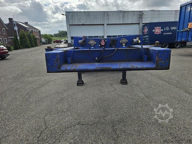 Transport von Containern MKF METALLBAU CS 20 -20 FOOT- CONTAINER CHASSIS -HEAVY DUTY- ...