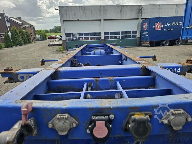 Transport von Containern MKF METALLBAU CS 20 -20 FOOT- CONTAINER CHASSIS -HEAVY DUTY- ...
