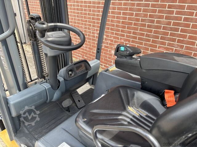 Electric 3-wheel forklift Caterpillar 2ET4000